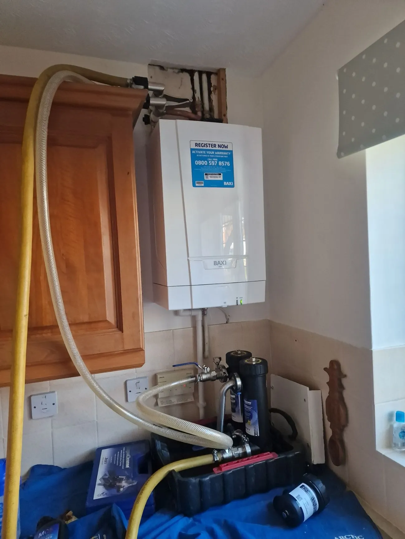 Powerflush equipment connected to a household boiler